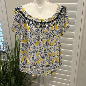 Skies are blue floral top yellow blue size XL